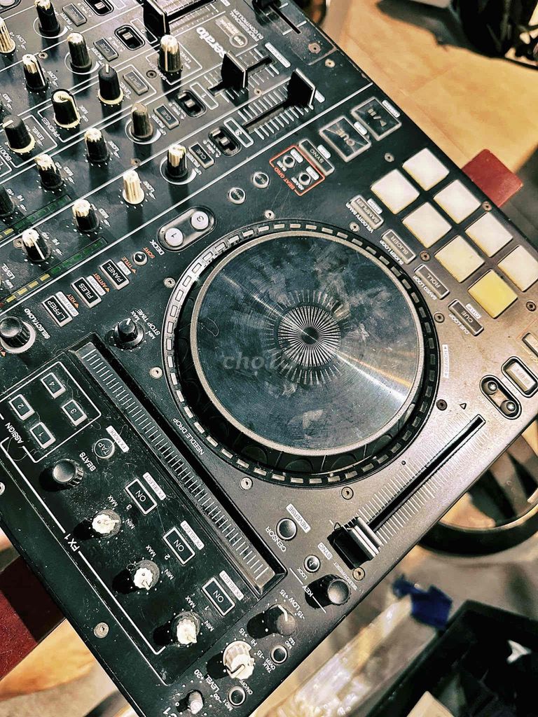 Bàn DJ 4 kênh Denon MC7000