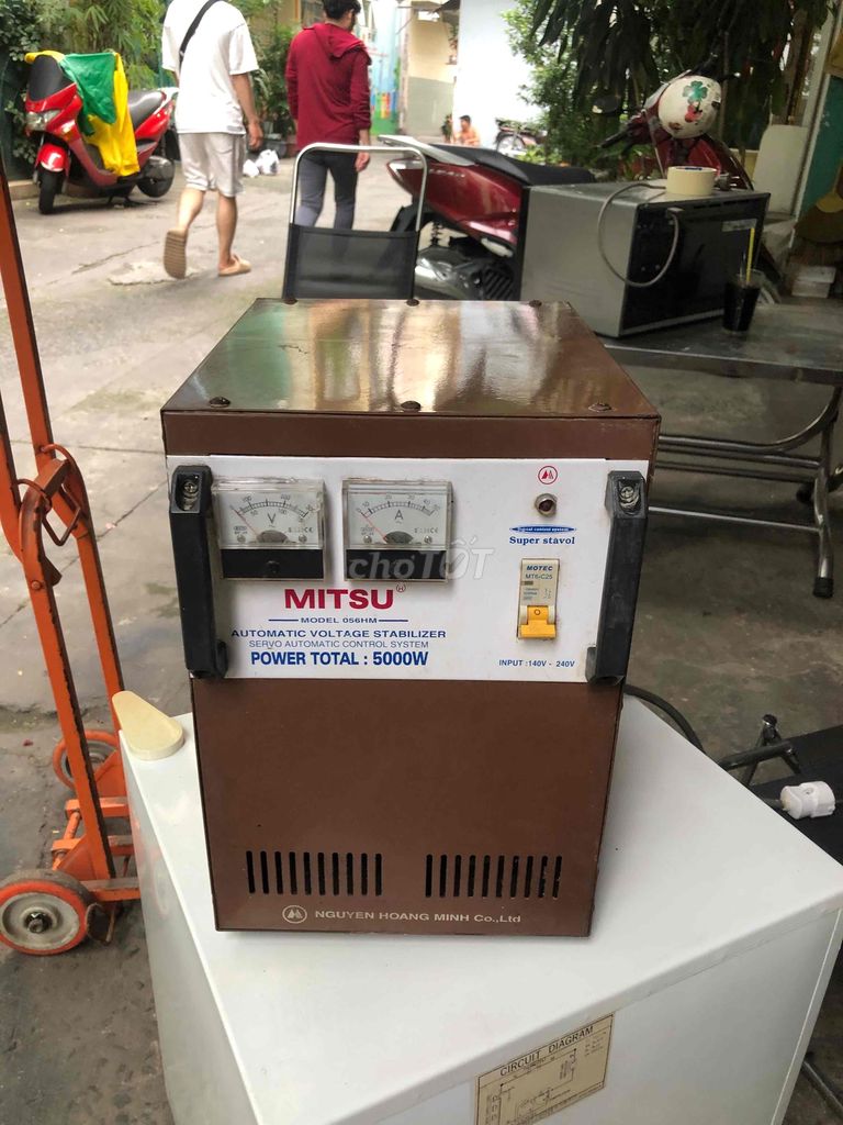 ổn áp 5kva máy nặng lõi dây đồng ra 110-220v