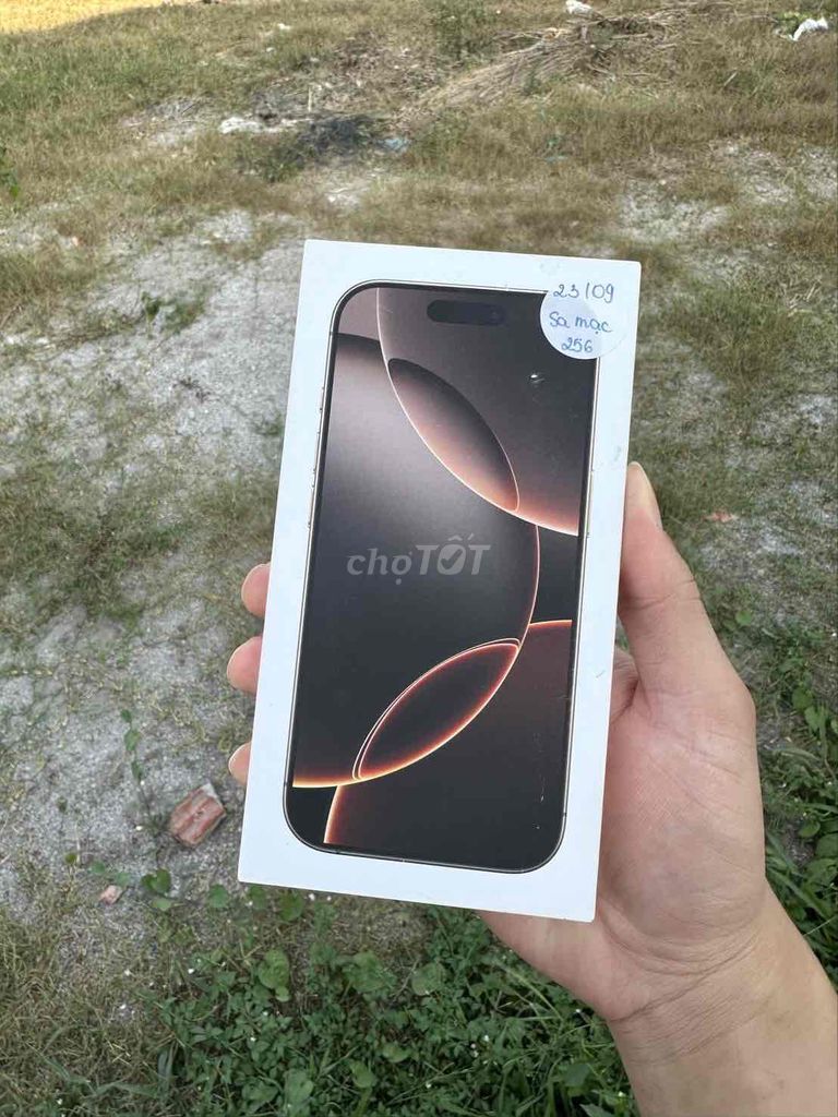 iPhone 16 Pro 256GB Vàng. Mua bán Điện thoại tại Thành phố Bà Rịa Bà Rịa - Vũng Tàu được đăng bởi Hung  hình 1
