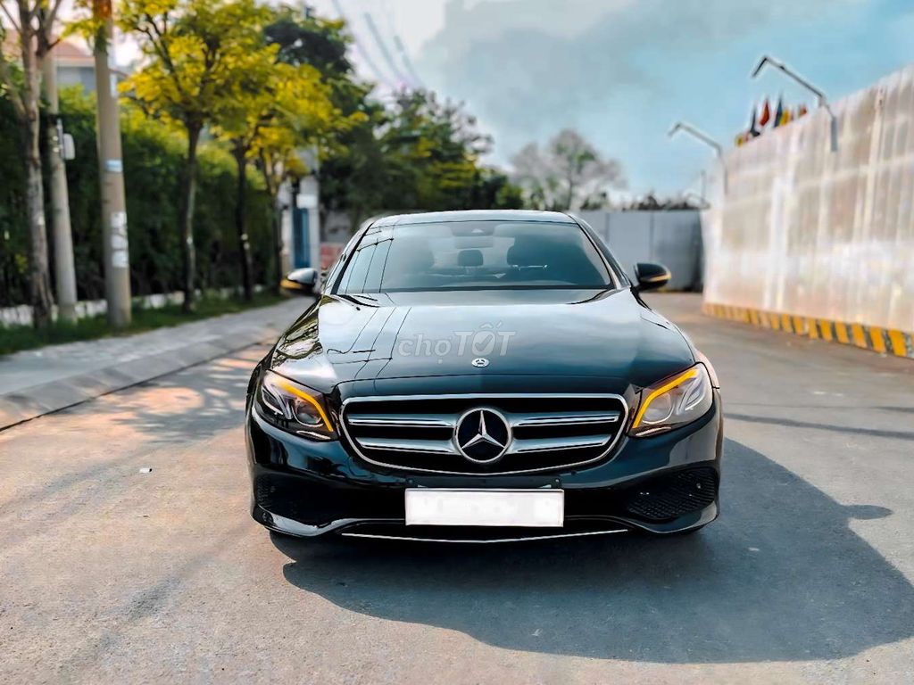 Mercedes E250 2018 mỗi năm đi 6000km — Chất xe cọp. Mua bán Ô tô tại Quận 7 Tp Hồ Chí Minh được đăng bởi Nguyễn Hoàng Vũ hình 2