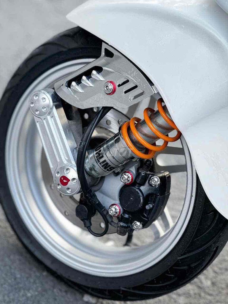 vespa 125 dọn full kiễng đẹp keng nợ xấu trả 50% ạ. Mua bán Xe máy tại Quận Bình Tân Tp Hồ Chí Minh được đăng bởi Xe Máy Qúy Le hình 9