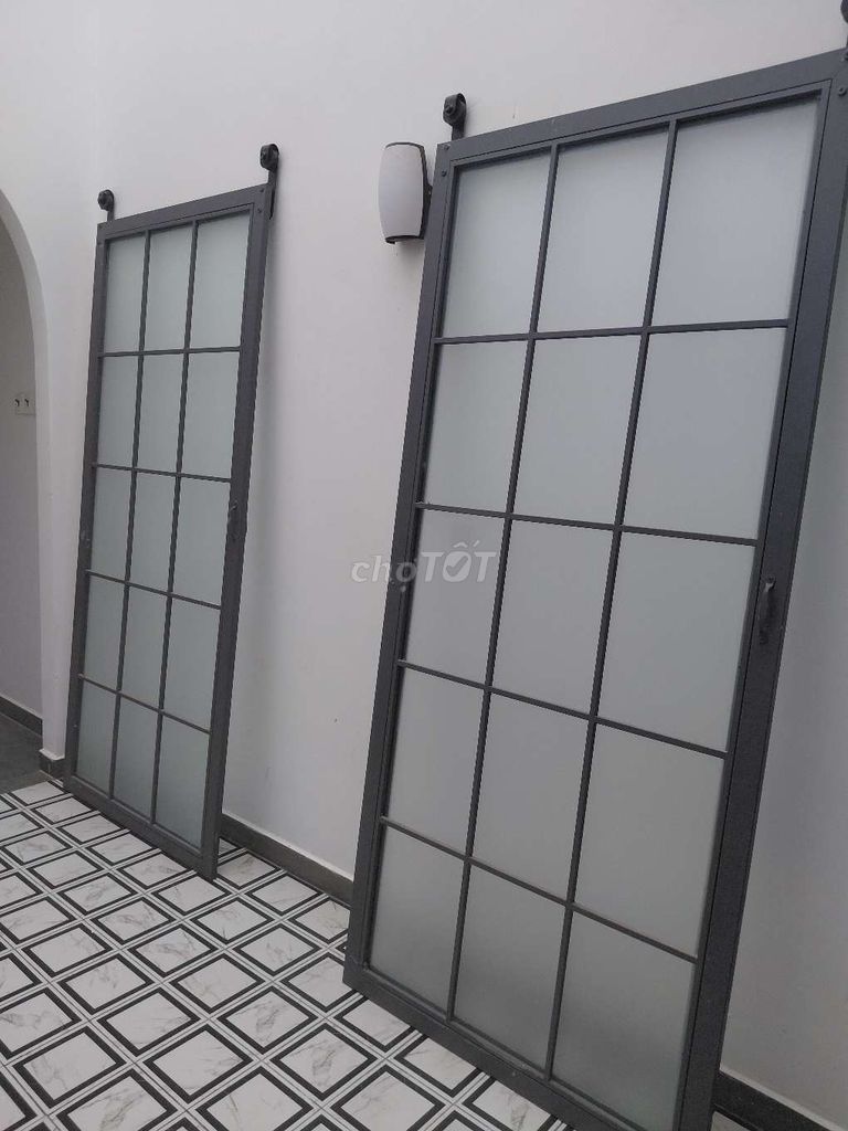 Cửa lùa sắt xám ngang 95cm cao 2m1. Mua bán Nội thất, đồ gia dụng khác tại Thành phố Tây Ninh Tây Ninh được đăng bởi Mai Anh hình 1