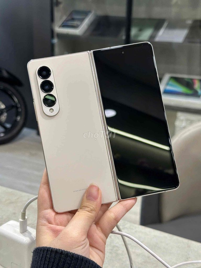 Samsung Galaxy ZFold4 256GB Vàng Quốc Tế 99% Zin. Mua bán Điện thoại tại Quận 8 Tp Hồ Chí Minh được đăng bởi CA REM BÁN TÁO hình 1
