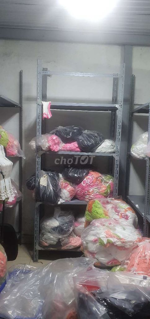 Kệ Sắt Xám 4 Tầng. Mua bán Tủ, kệ gia đình tại Huyện Hóc Môn Tp Hồ Chí Minh được đăng bởi Phạm nam hoàng  hình 1