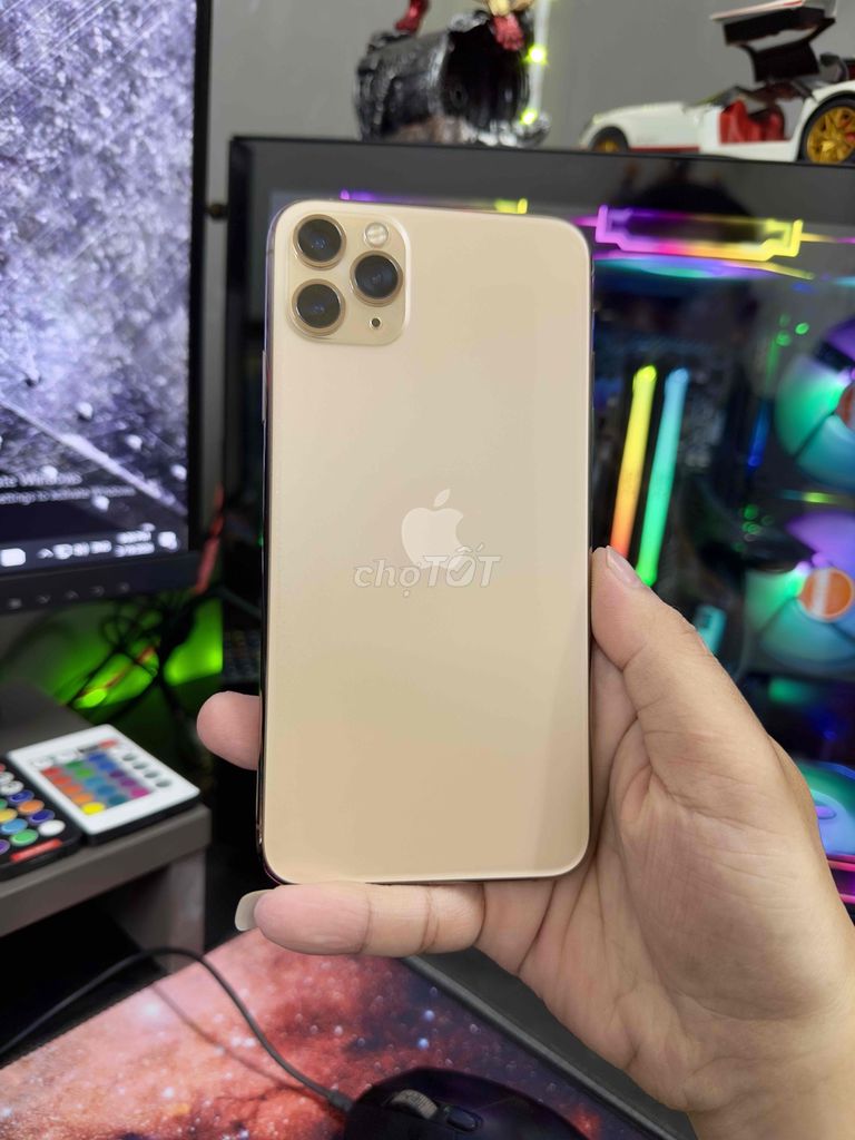 IPhone 11 Pro Max 256GB Quốc Tế Icloud Sạch Gold. Mua bán Điện thoại tại Huyện Hóc Môn Tp Hồ Chí Minh được đăng bởi Real hình 1