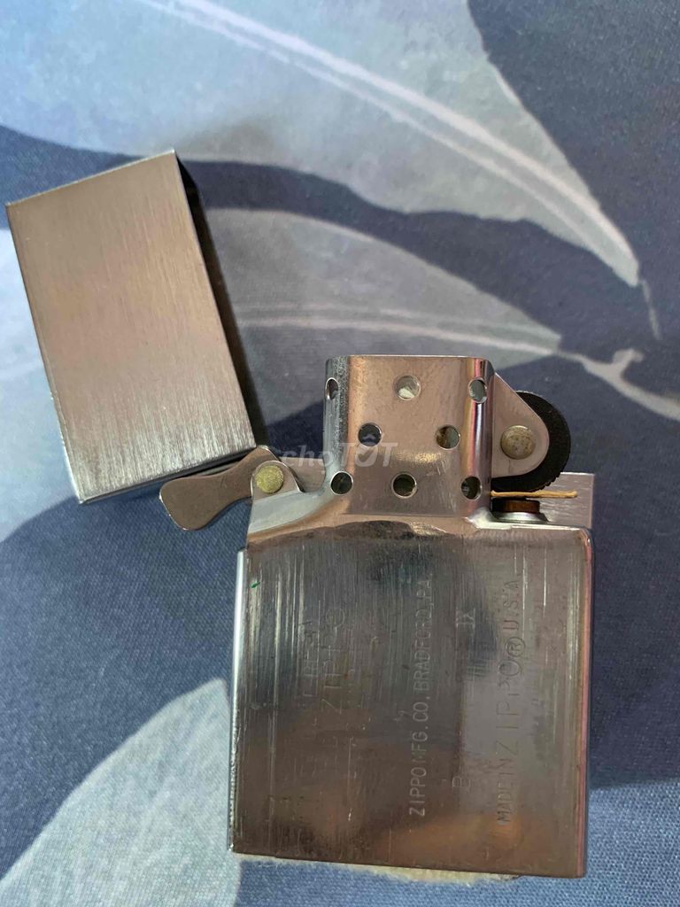 zippo chủ đề Canon 1982