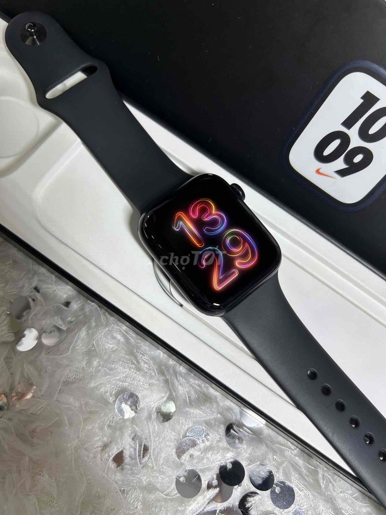 Apple Watch SE 2 44mm Midnight 98%. Mua bán Thiết bị đeo thông minh tại Quận 5 Tp Hồ Chí Minh được đăng bởi A C V N hình 1