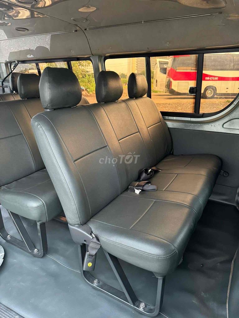 Toyota Hiace 2011 máy xăng 16 chỗ xe cơ quan !. Mua bán Ô tô tại Quận Bình Tân Tp Hồ Chí Minh được đăng bởi Xe Cũ Giá Tốt Bình Tân hình 2