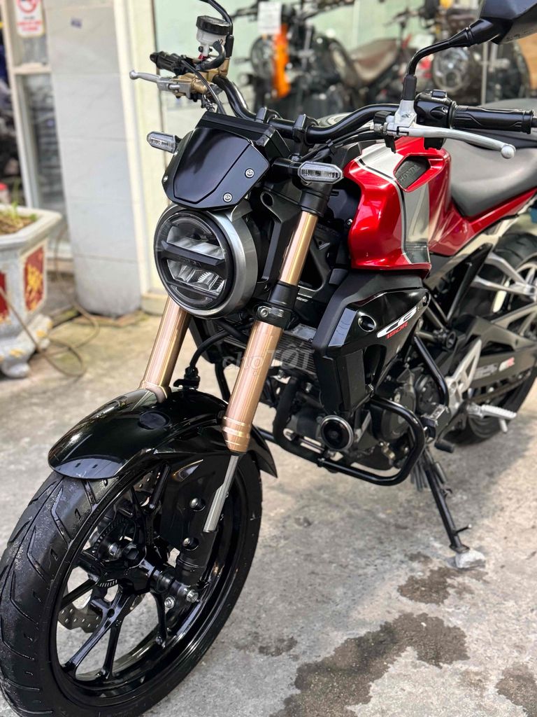 Cần bán Honda CB150R 2019 Abs Biển SG 9 chủ. Mua bán Xe máy tại Quận Bình Tân Tp Hồ Chí Minh được đăng bởi Việt Motor Bình Tân hình 4
