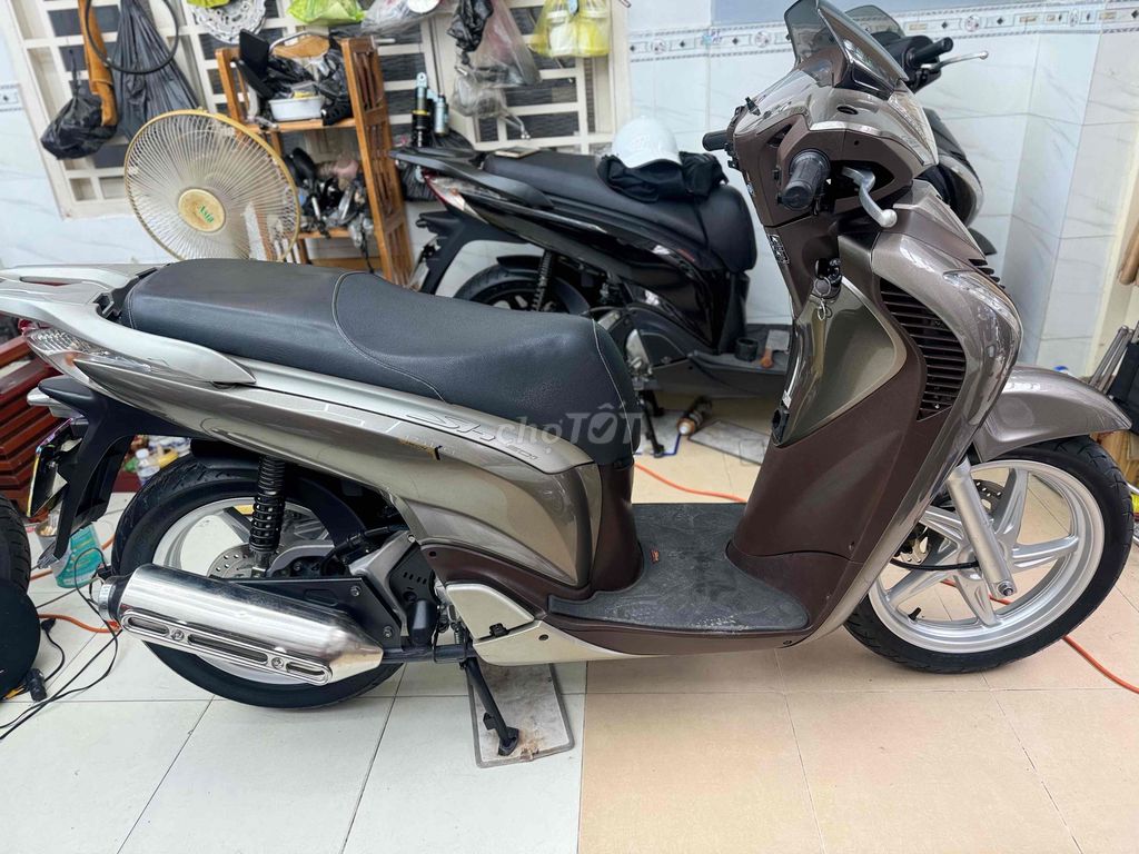 Хонда SH150i 2024 Коричневая Вьетнам
