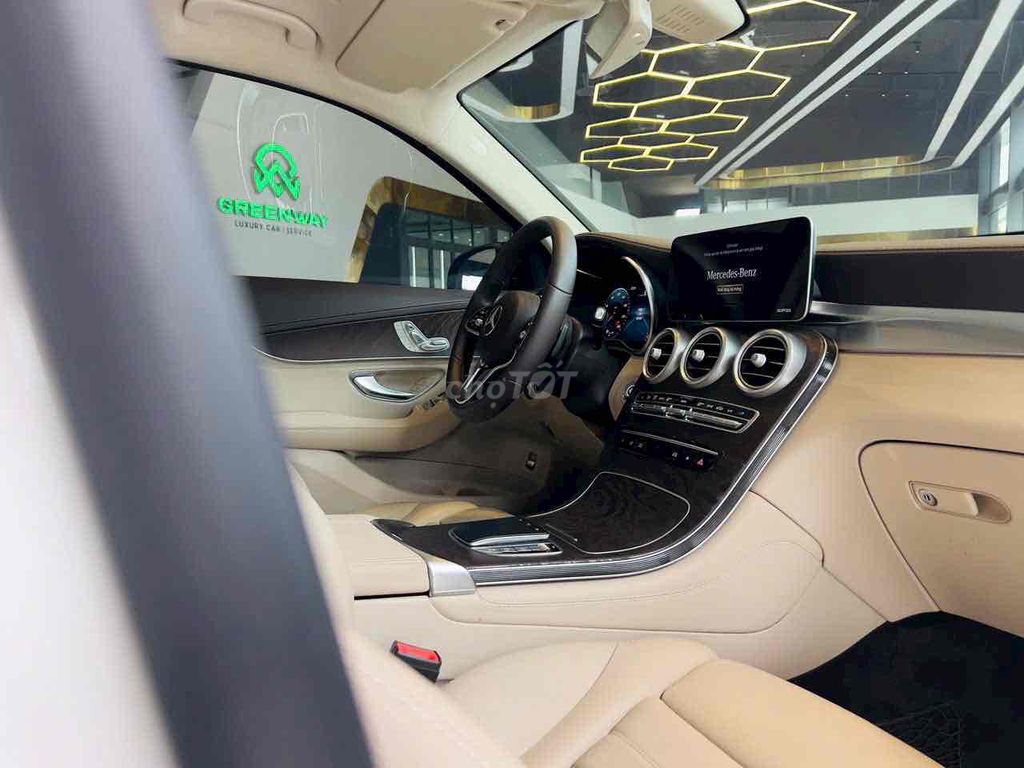 Mercedes Benz GLC200 4MATIC 2020. Mua bán Ô tô tại Quận Tân Bình Tp Hồ Chí Minh được đăng bởi GREENWAY AUTO hình 5