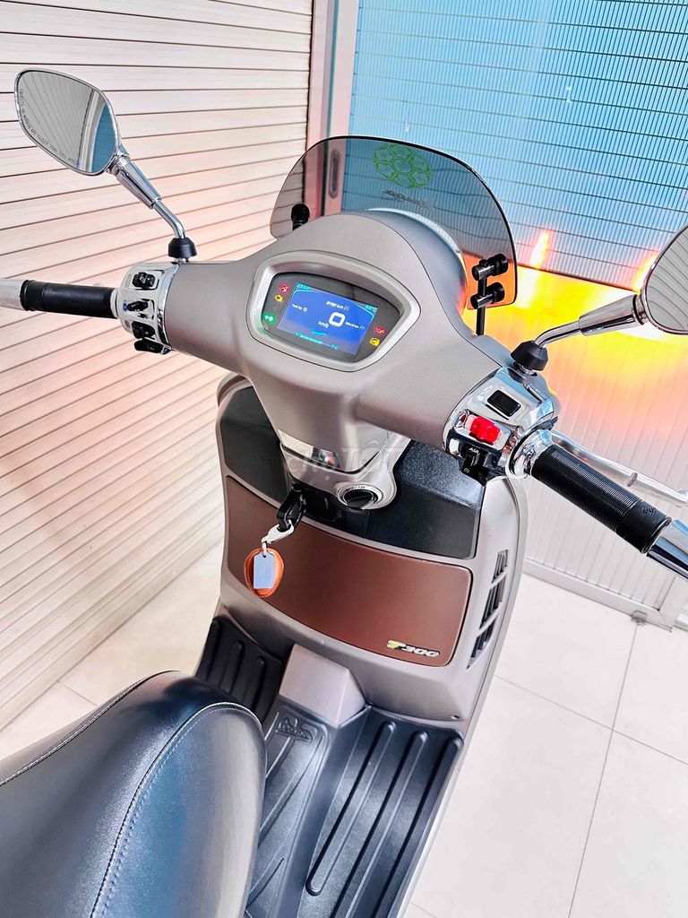 Piaggio Vespa GTS 300 Super Tech HPE4 2023 Xám. Mua bán Xe máy tại Quận 12 Tp Hồ Chí Minh được đăng bởi Tường hình 3