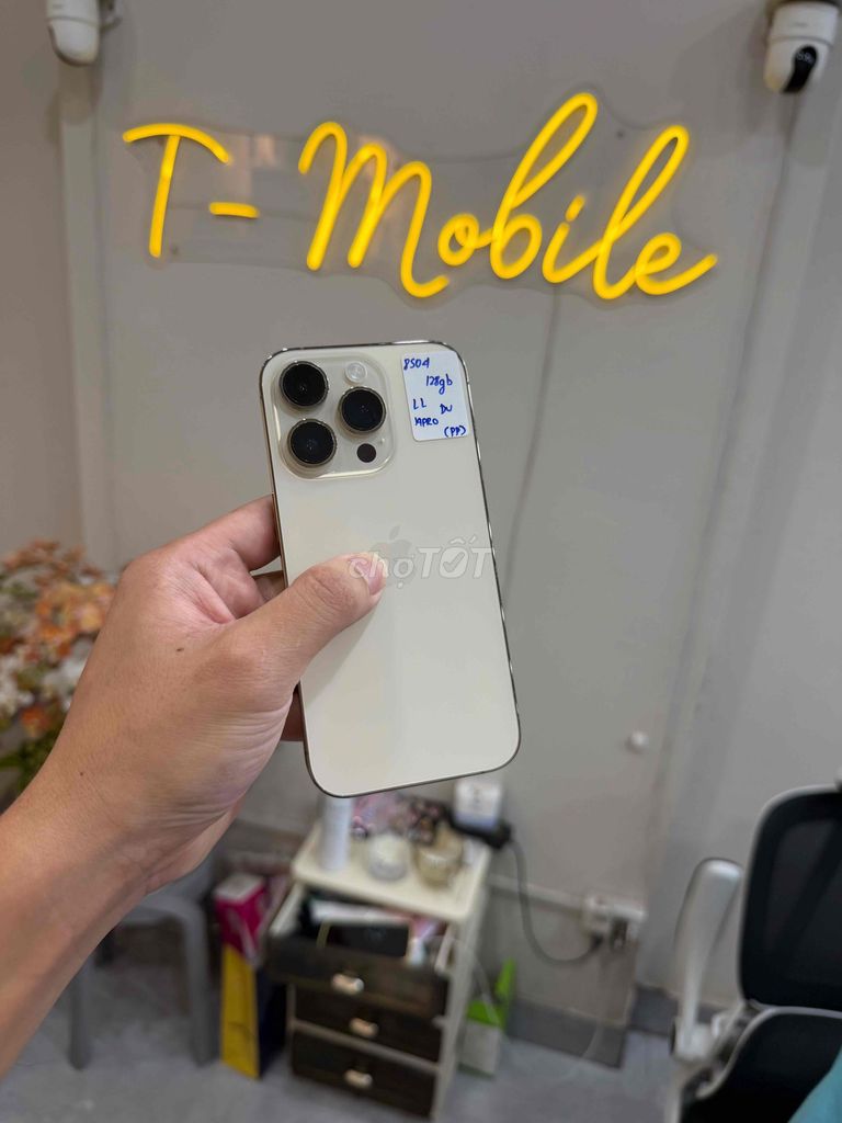 14 Pro 128Gb Quốc Tế zin all vỏ đẹp gold. Mua bán Điện thoại tại Quận Thanh Xuân Hà Nội được đăng bởi Ngô Tráng T Mobile hình 1