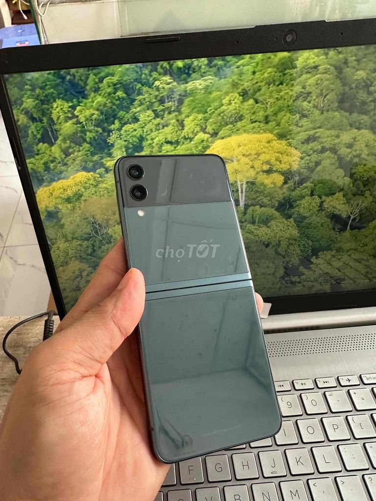 Samsung Galaxy Z Flip3 5G 256GB Đen Like New. Mua bán Điện thoại tại Thành phố Dĩ An Bình Dương được đăng bởi junstar store hình 1