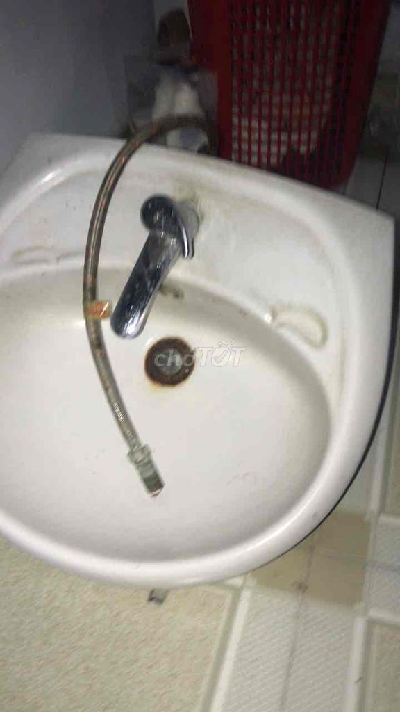 Chậu rửa mặt Sứ Trắng Đã sử dụng. Mua bán Thiết bị vệ sinh, nhà tắm tại Quận Tân Phú Tp Hồ Chí Minh được đăng bởi LUCKY88 hình 1