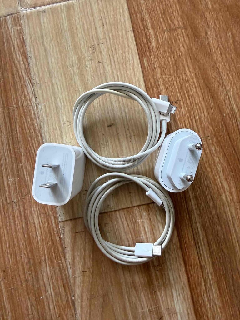 Củ sạc cáp sạc Apple Type C Lightning. Mua bán Phụ kiện (Màn hình, Chuột...) tại Huyện Châu Thành Bến Tre được đăng bởi Triết Trương hình 1