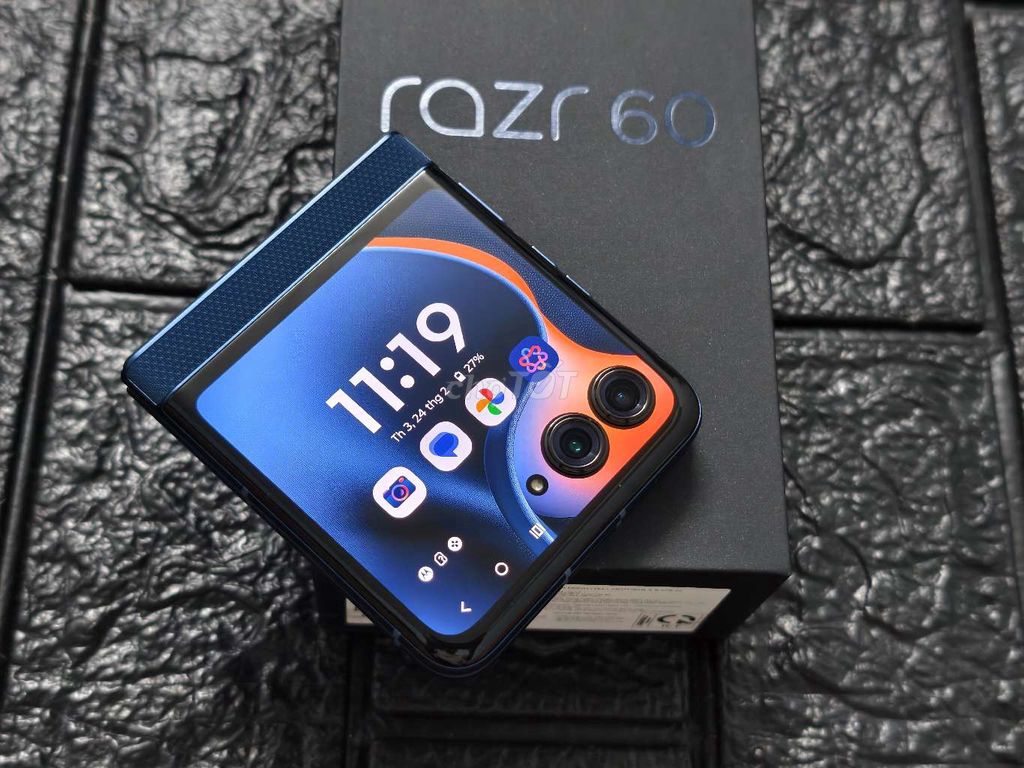 Motorola Razr 60 256GB Mới. Mua bán Điện thoại tại Quận Gò Vấp Tp Hồ Chí Minh được đăng bởi Minh hình 1