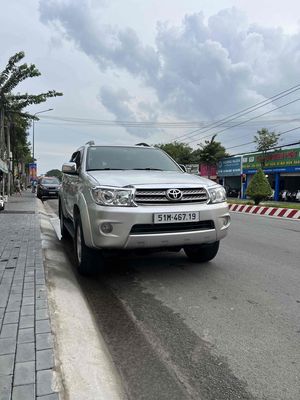 Toyota Fortuner 2011 máy dầu số sàn