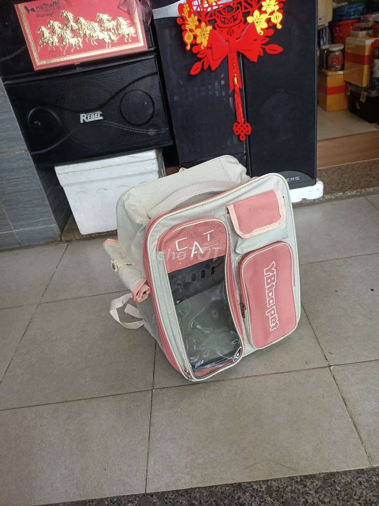 Ba lô thú cưng chó mèo trắng hồng. Mua bán Phụ kiện, Thức ăn, Dịch vụ tại Quận Cẩm Lệ Đà Nẵng được đăng bởi Hoàng Tôn hình 1