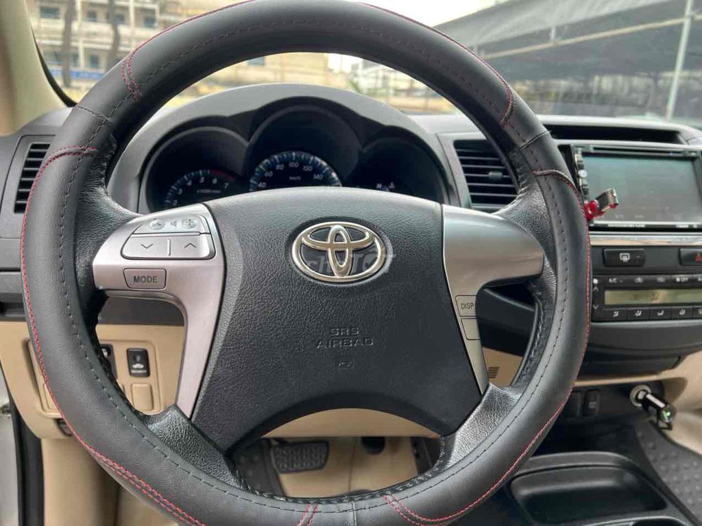 Toyota Fortuner 2015 2.7V 4x2 - 75000 km