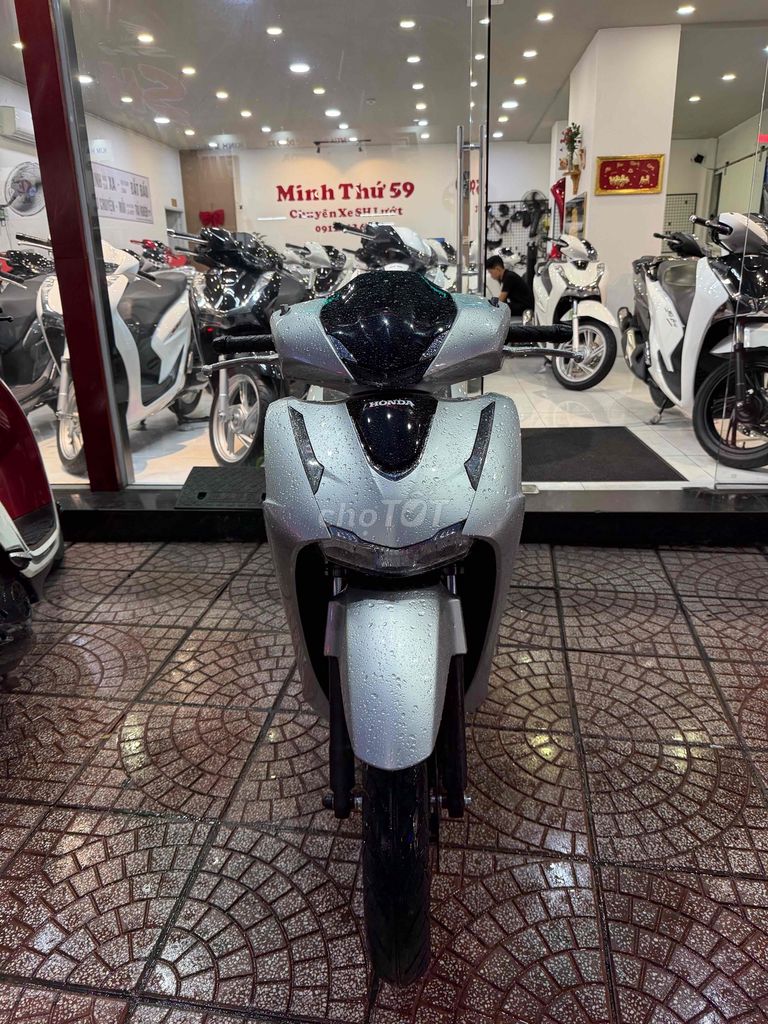 Серебряный гончар Honda SH125 ABS 2026 2.000 км