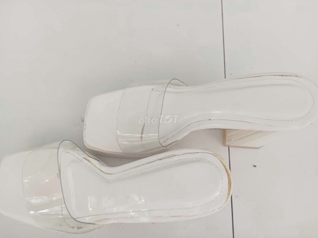 Guốc cao gót Nữ Trắng PVC size 39. Mua bán Giày dép tại Huyện Châu Thành Sóc Trăng được đăng bởi Như hình 1