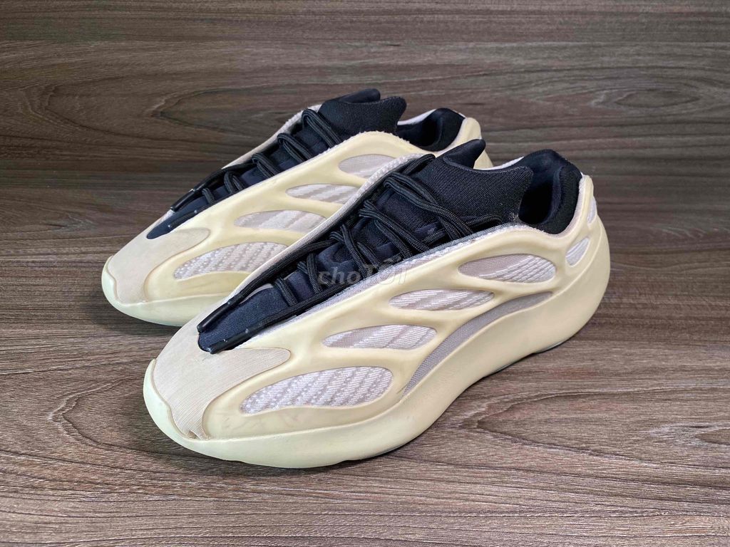 Giày thể thao Adidas Yeezy 700 V3 Azael Nam 44. Mua bán Giày dép tại Huyện Thạch Thất Hà Nội được đăng bởi Minh Nhật 2hand sneaker hình 1