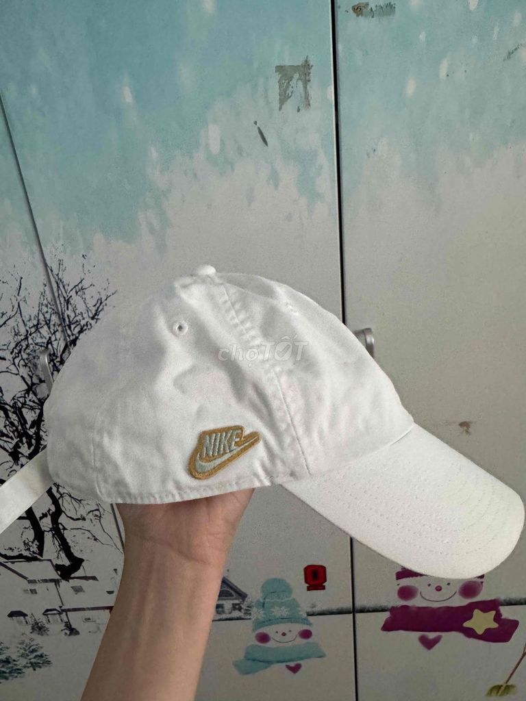 Mũ lưỡi trai Nike Unisex Vải Trắng. Mua bán Phụ kiện thời trang khác tại Huyện Krông Búk Đắk Lắk được đăng bởi Bảo hân hình 1