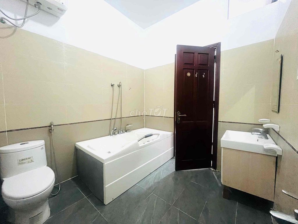 Luxury pool villa on Đa Mặn Đông near Crown — photo 4