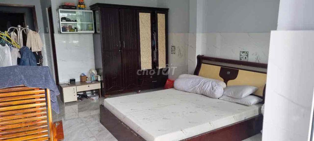 Đi nước định cư nước ngoài cần bán gấp nhà mặt tiền 1 trệt 2 lâu nhà