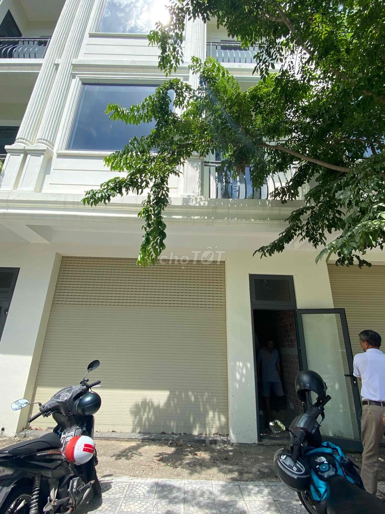 Shophouse mặt tiền Võ Chí Công