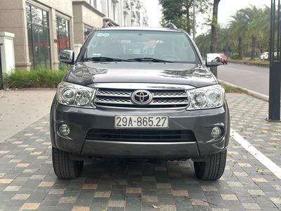 Toyota Fortuner 2009 2.5G Xám