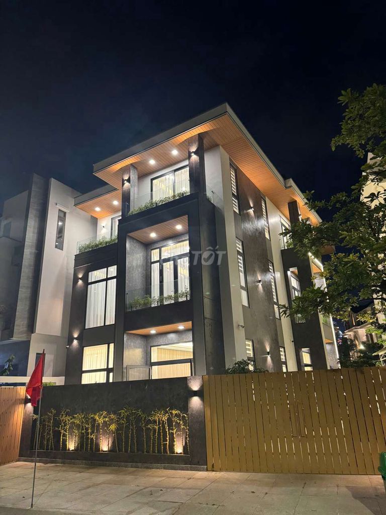 Bán căn biệt thự đại phú gia, tặng full nội thất. lh: *** Bán căn biệt thự đại phú gia, tặng full nội thất. lh: ***