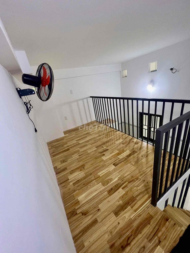 Новая комната 25 м² с высокой антресолью в Hòa Quý — фото 7
