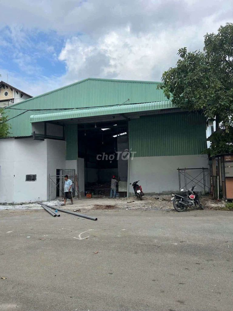 Xưởng Định Hoà có cẩu mặt tiền Mỹ Phước Tân Vạn 630m giá 30 triệu