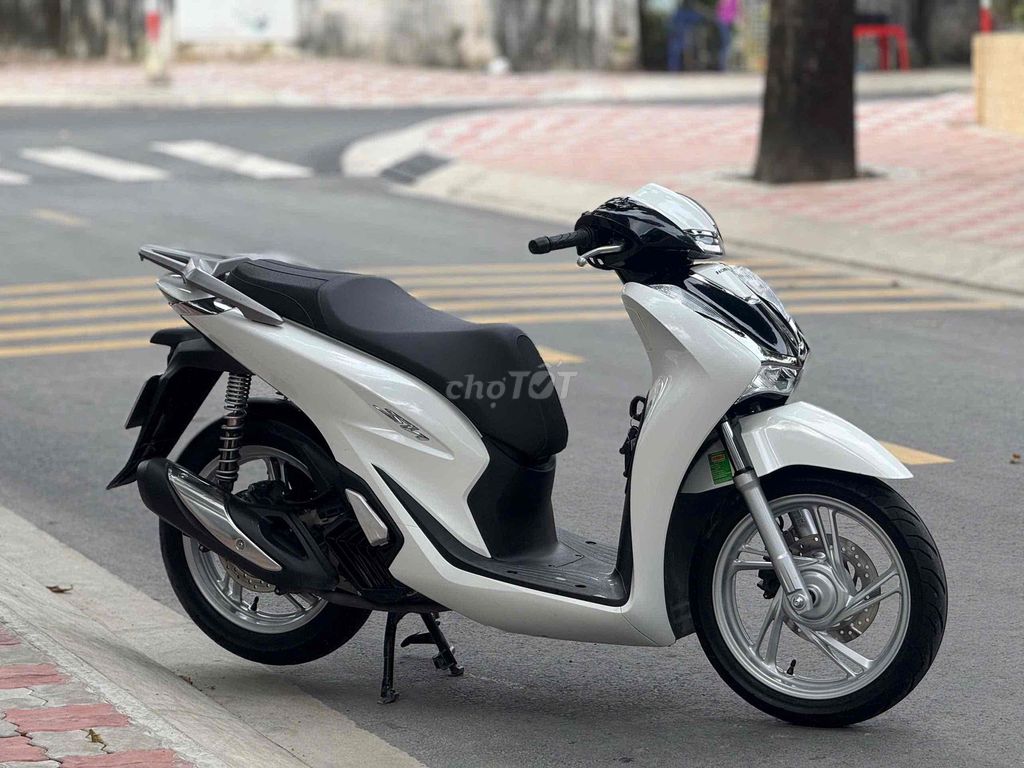 SH 125i ABS 2025 TRẮNG ( GÓP BAO NỢ XẤU ). Mua bán Xe máy tại Thành phố Thủ Đức Tp Hồ Chí Minh được đăng bởi Vũ Vũ hình 9