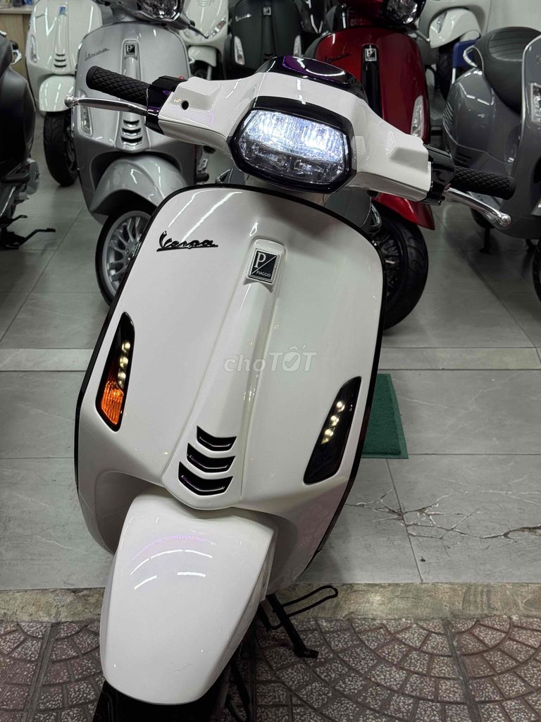 Vespa ABS iGet  modell lét 2 tầng trc sau. Mua bán Xe máy tại Quận Phú Nhuận Tp Hồ Chí Minh được đăng bởi  vespa Nam Phương hcm  hình 6