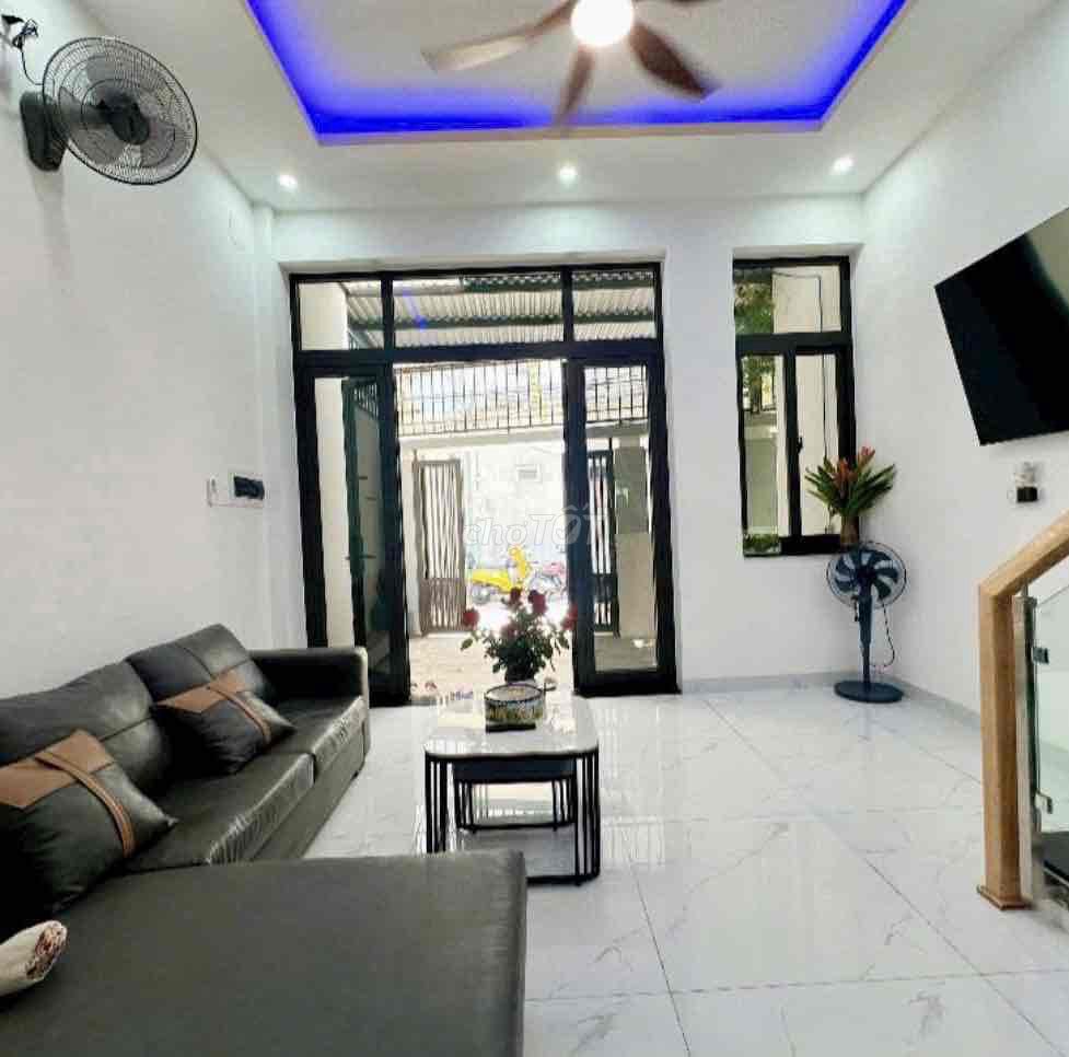 Bright 2-storey family house on Trần Văn Dư — photo 9