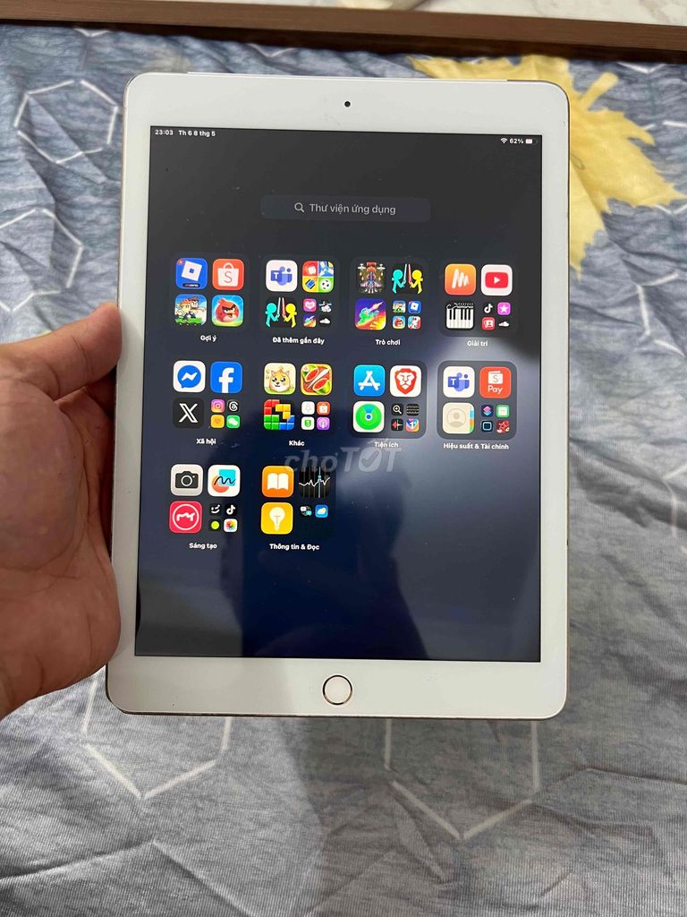 Bán ipad gen 5 128gb 4g icloud sạch, mất vân tay. Mua bán Máy tính bảng tại Huyện Thanh Trì Hà Nội được đăng bởi Hùng Ngô hình 1
