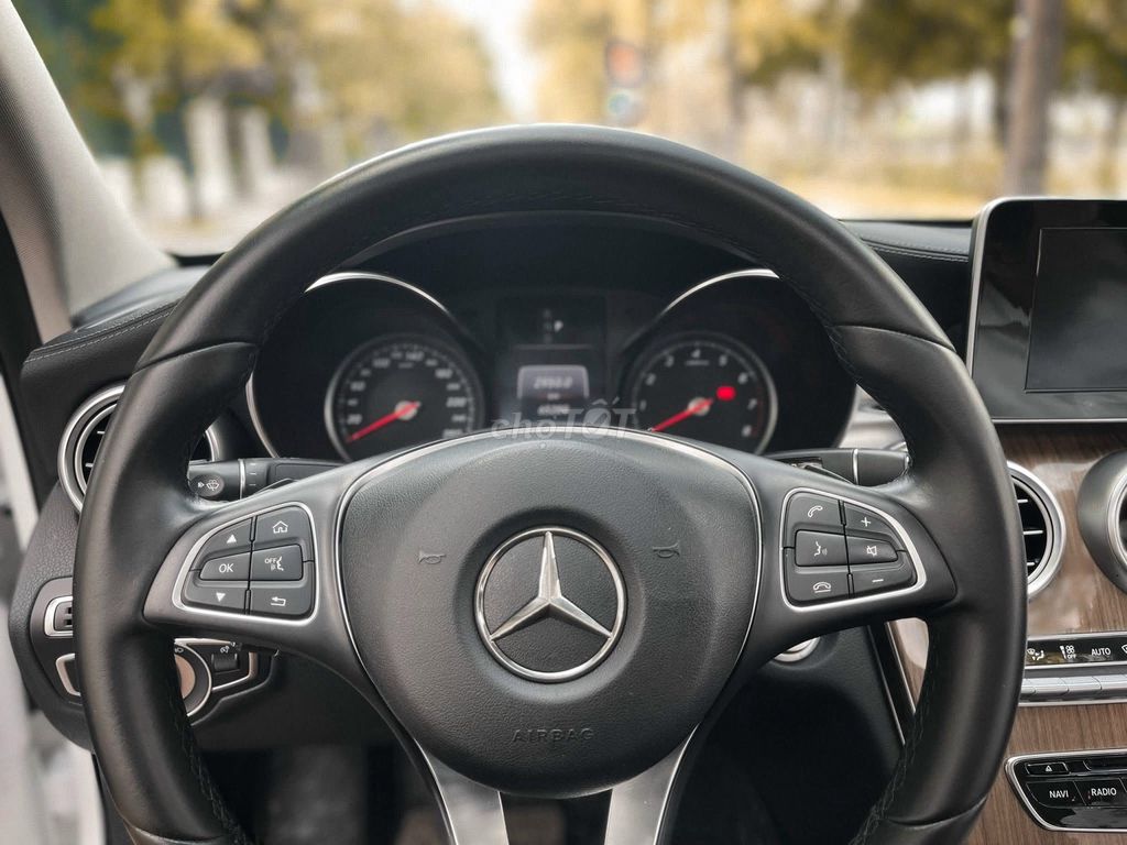 MERCEDES BENZ C250 EXCLUSIVE 2018 Xe Đẹp Bao Check. Mua bán Ô tô tại Quận Tây Hồ Hà Nội được đăng bởi Nguyễn Hoàng Sơn hình 12
