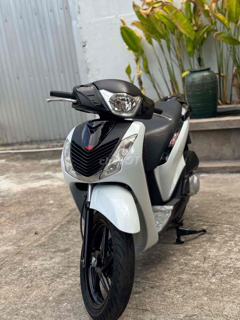 Honda SH125 Ý Trắng số máy 1059 xe đẹp nguyên rin