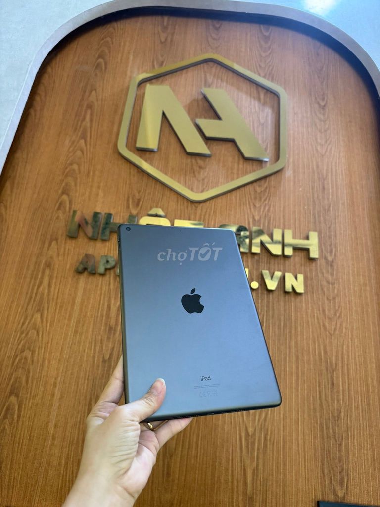 Apple iPad Gen 8 Wifi 32GB Xám Đã sử dụng. Mua bán Máy tính bảng tại Quận Gò Vấp Tp Hồ Chí Minh được đăng bởi Nguyễn Thị Thu Hiền hình 1