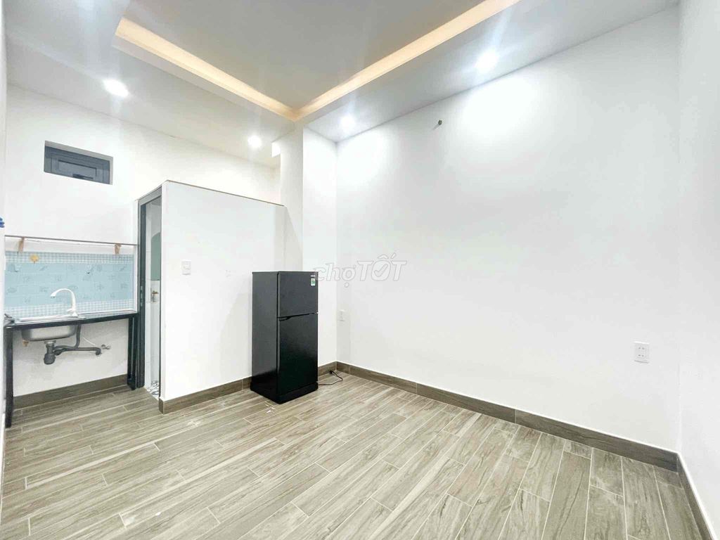 TRỐNG STUDIO FULL NỘI THẤT GẦN HUIT