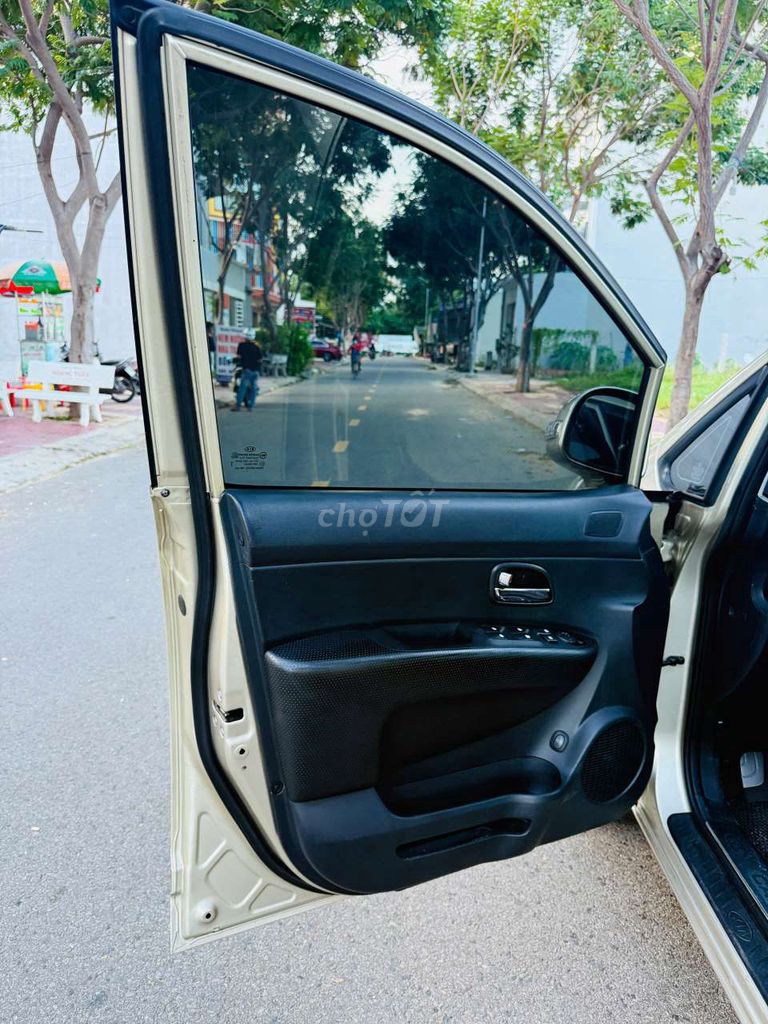 Kia Carens 2012 số tự động zin nguyên full Option. Mua bán Ô tô tại Thành phố Phan Rang-Tháp Chàm Ninh Thuận được đăng bởi NT hình 10