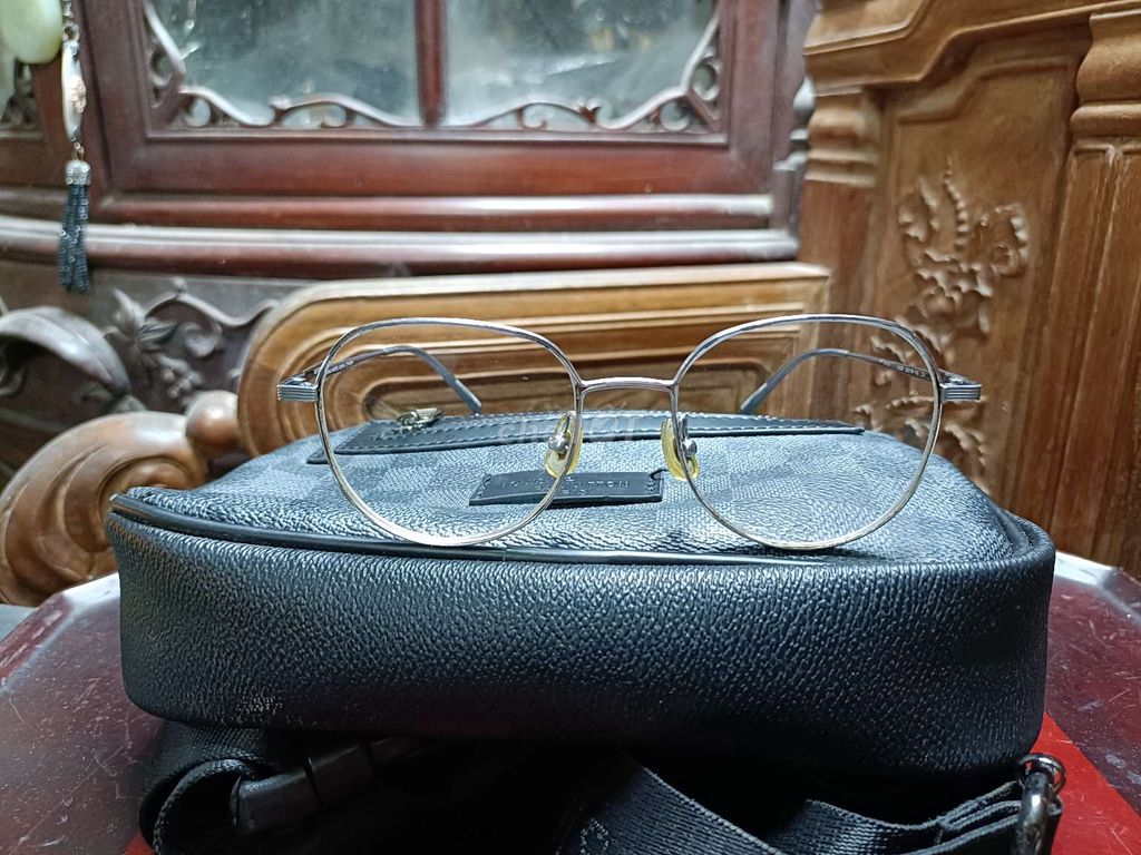 Gọng kính nữ Titanium size 135. Mua bán Phụ kiện thời trang khác tại Quận Hoàng Mai Hà Nội được đăng bởi Xtung hình 1
