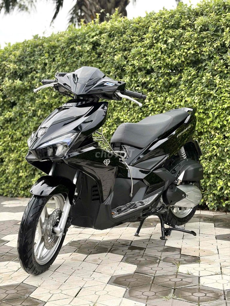 Honda Air Blade 2019 с санкт-петербургскими... стоп, с госномером Хошимина, родной мотор, смарт-ключ