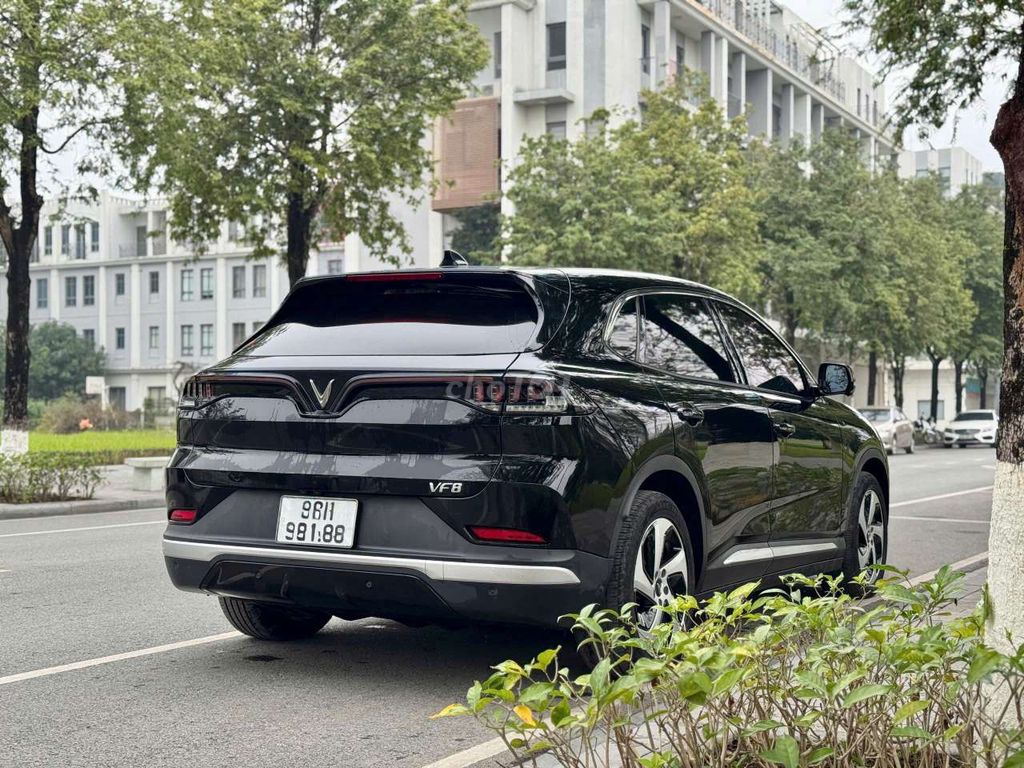 VinFast F8 Eco 2023, черный, 50000 км