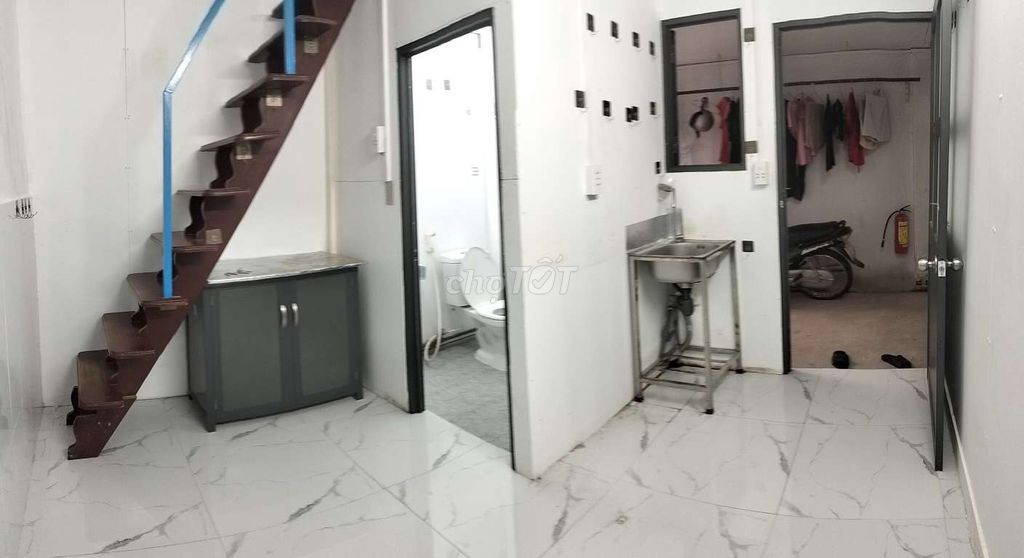 Nhà 1trệt 1lầu ,máy lanh , kệ bếp, mặt tiền đường khu an ninh,