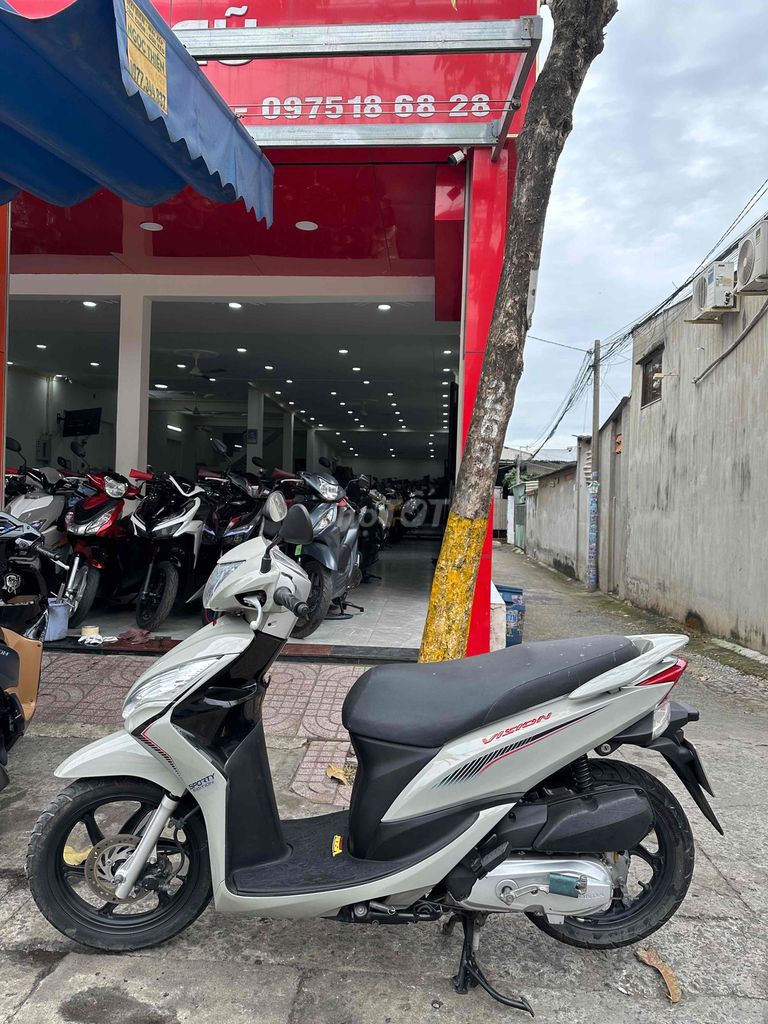Honda Vision Fi màu Xám. Mua bán Xe máy tại Thành phố Dĩ An Bình Dương được đăng bởi CHị Hà hình 3