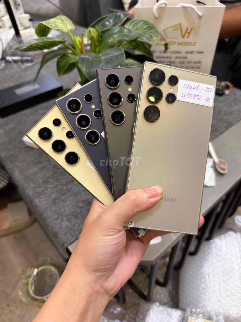 Samsung S24 Ultra 12GB/256GB Vàng. Mua bán Điện thoại tại Quận Cầu Giấy Hà Nội được đăng bởi Trần Văn Đoàn hình 1